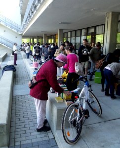 Flohmarkt an der GLC Foto: Anna Hardage
