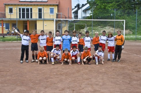 Wie die Großen: Eine Jugend-Fußballmannschaft. Foto: Jorg Hackemann/Shutterstock.com 