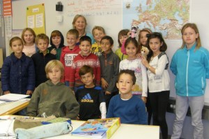 Klasse B 3 mit Lehrerin Ingrid Genzel Foto: Christina Bergmann