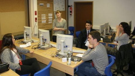 Redaktionsbesprechung mit Teamleiterin Christina Kufer (Mitte), Foto: Christina Bergmann