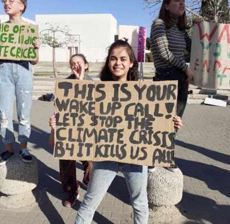 Lily Mackey bei einem Streik in Israel. (Foto: privat)