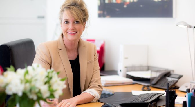 Herzlichen Glückwunsch von uns allen, Kerstin Hopkins