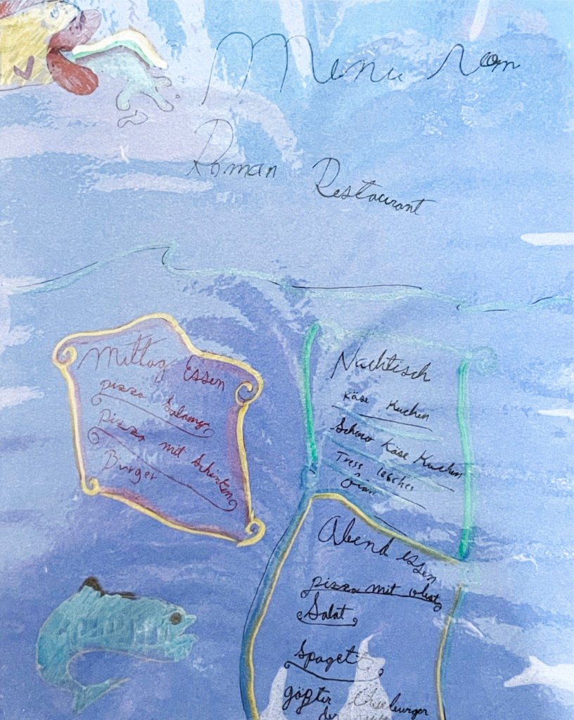 blaue Speisekarte mit Meerstieren und Gerichten